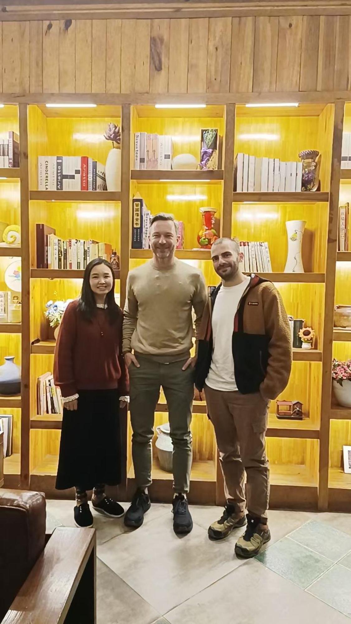 Chong Chong Guesthouse Zhangjiajie Exteriör bild